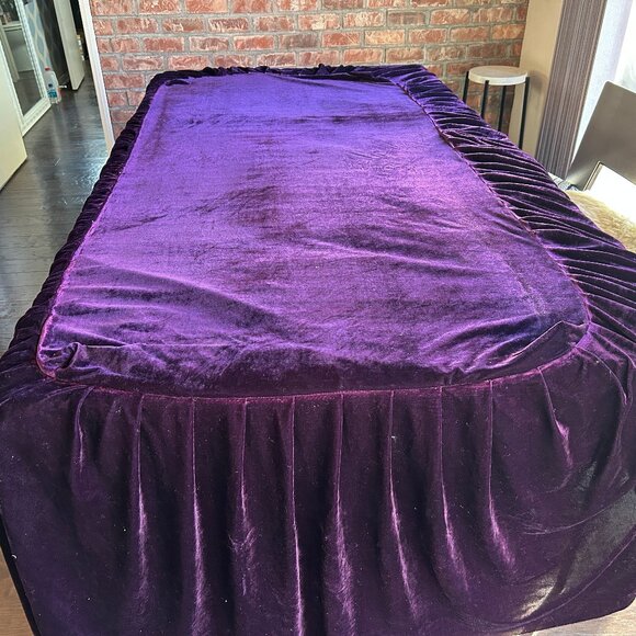 Plush Purple Velvet Tablecloth, 32x72 Inch, 24" Drape Edge - Picture 5 of 5